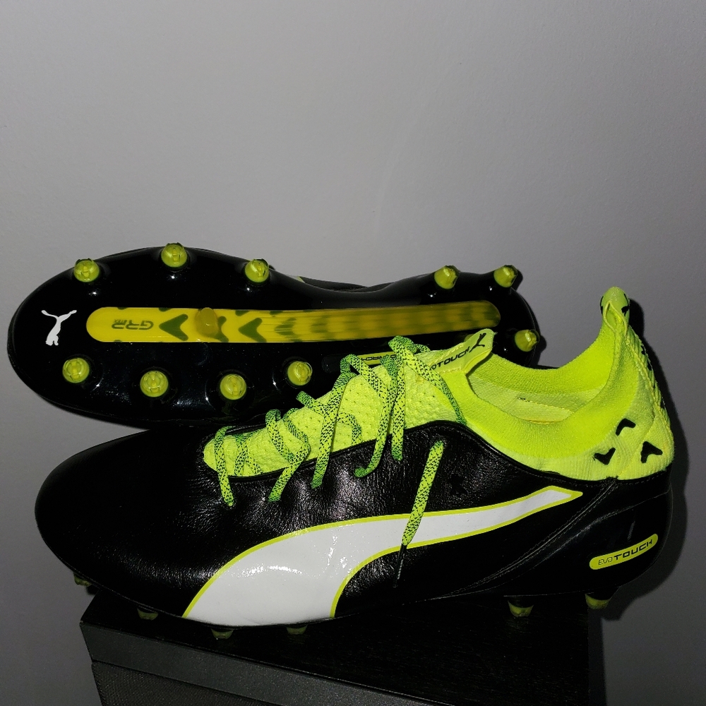 Puma evoTouch leather soccer shoe